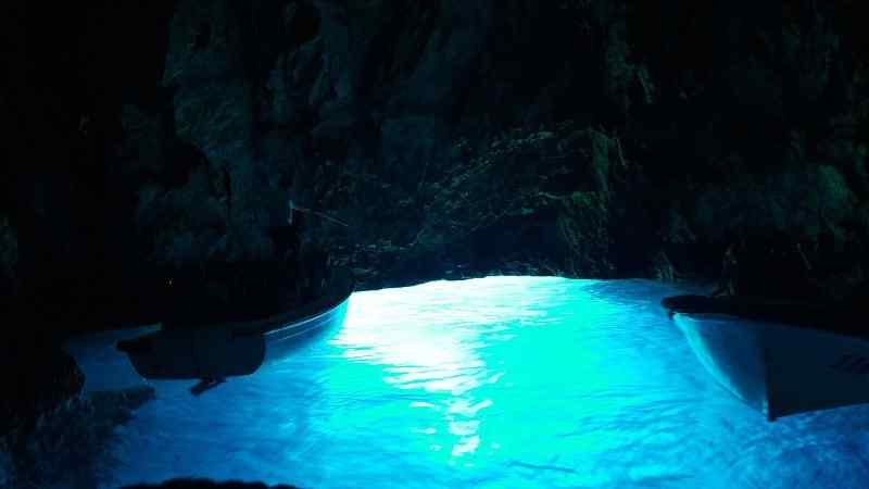 Vis - Blaue Höhle